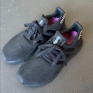 Adidas Swift Run Athletic Shoe w/ Superfeet Insoles Women’s Size 8 Black